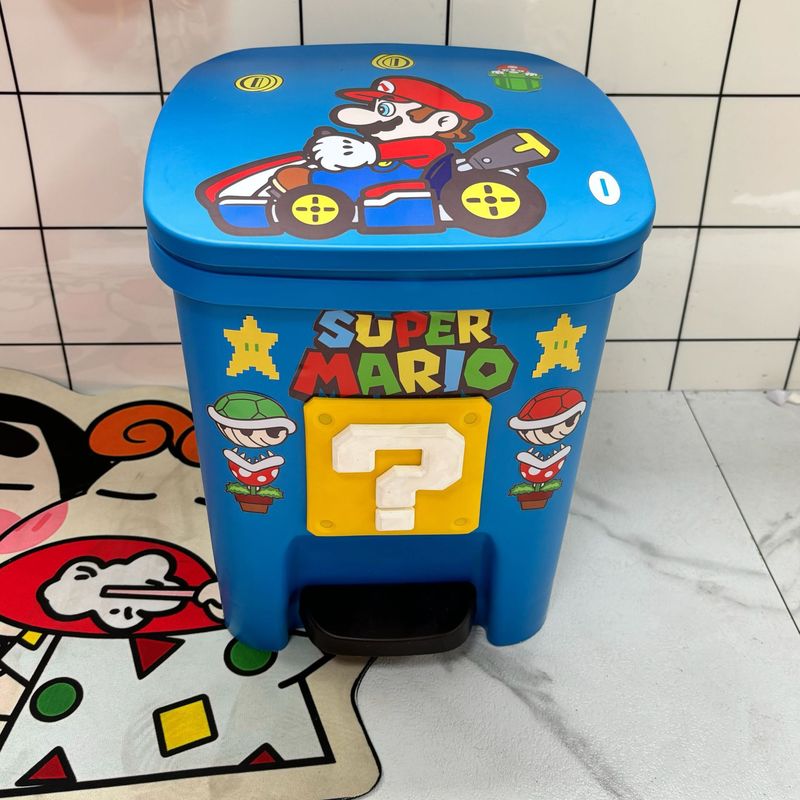 マリオ かわいいゴミ箱 家庭用 リビングルーム 寮用 ユニバーサル 蓋付き 高価値 大容量 足踏み式トイレ|undefined