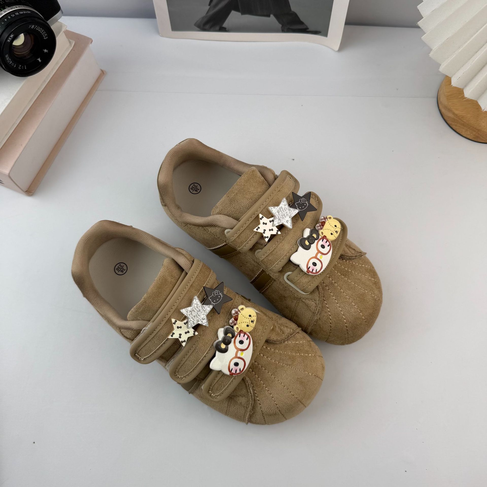 Yanzhong original Kitty velcro zapatos perezosos para mujeres 2025 nuevo estilo universal lindo zapatos puff image 7