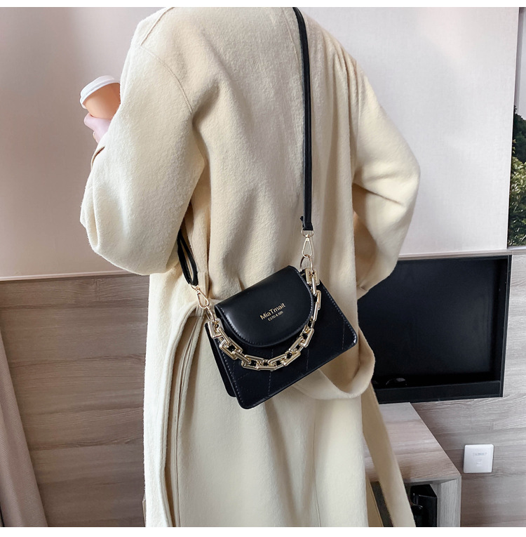 Retro Fashion One-shoulder Bag display picture 17