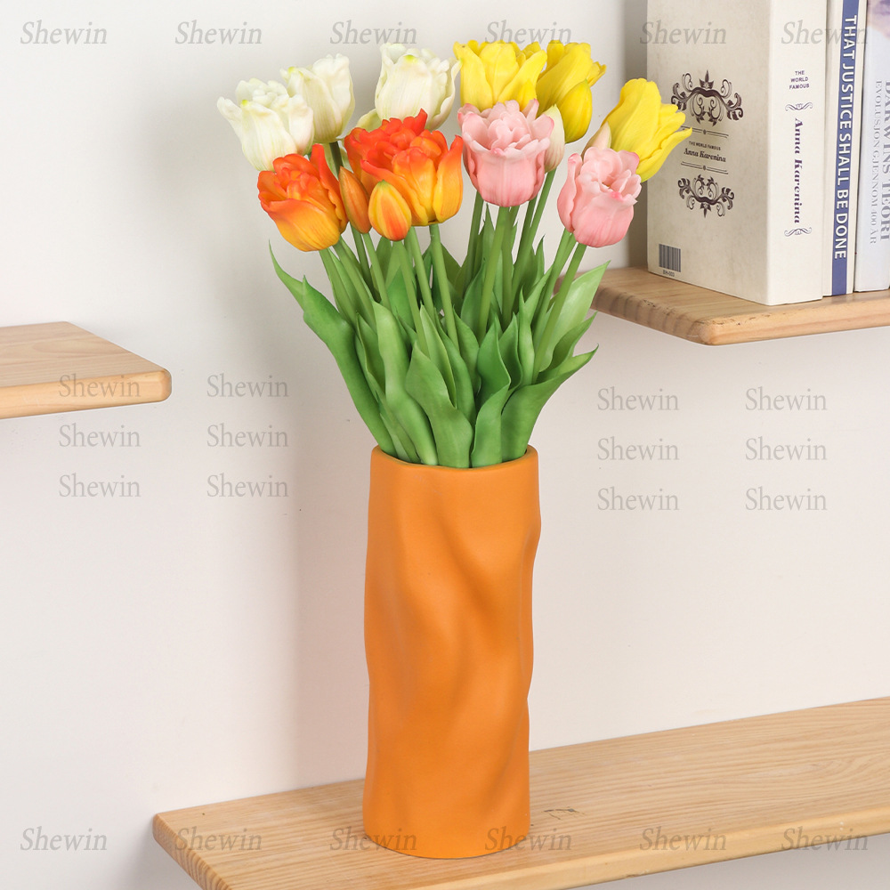 Inventario de goma suave Gloren Tulip Bouquet PE látex suave de goma imitación de flores humectantes sensación de 5 tulipanas