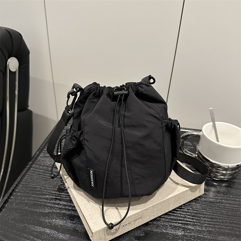 Drawstring Bucket Bag Simple Casual Versatile Shoulder Handbag_voghion.com
