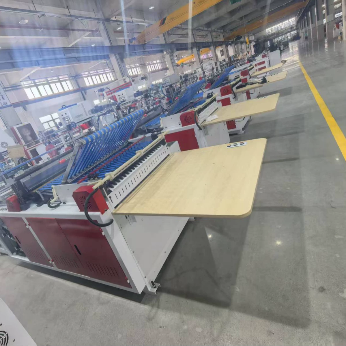 Высокоскоростной аппарат для распыления клея и изготовления пакетов для экспресс-пакетов, полный комплект оборудования для экспресс-пакетов из полиэтилена, многофункциональный и полностью автоматический.