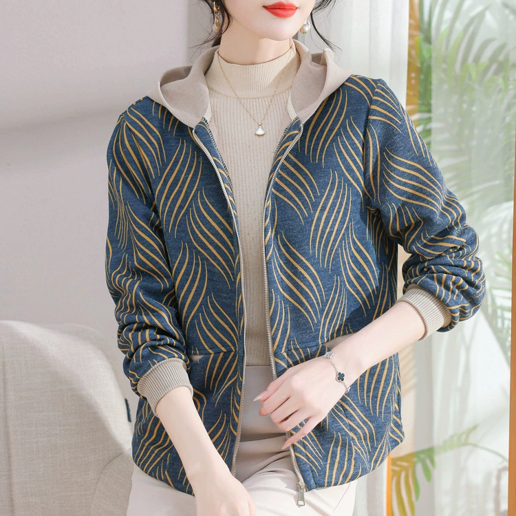 Мама весна и осень тонкая куртка средних лет дамы раннего осеннего пиджака с капюшоном 2024 новый средний и пожилой короткий топ