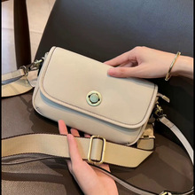 圆形小金锁单肩斜跨小方包包女春季2025新款百搭时尚多用斜挎包潮