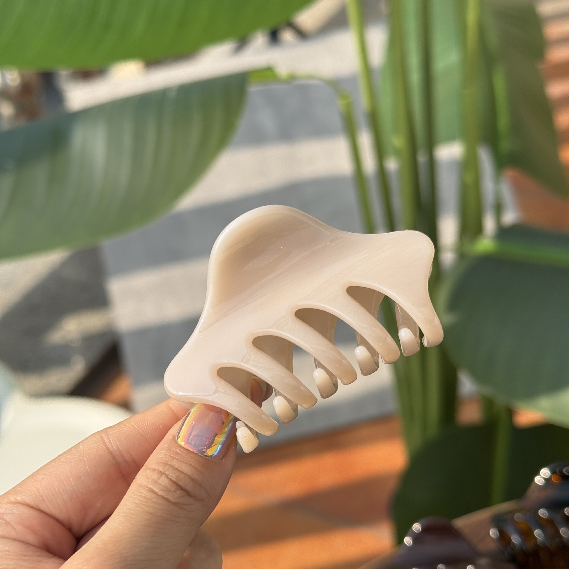 45g Weight Hair Claws Hair Accessories Type 1 Piece Quantity Holiday, Daily, Street Occasion Plastic, Resin Material Solid Color Pattern All Seasons Season Women's Gender Polishing Design Simple Style Style Simple Style Women's Solid Color Plastic Resin Polishing Hair Claws 4