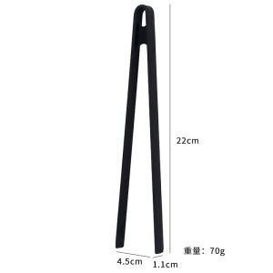 シリカゲルの食べ物は屋外のキャンプを挟んでバーベキューをします。