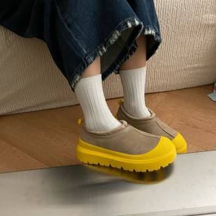 ����ɣ�¶�����˹����һ��ͬ��ţƤ��ë�͎�ѩ��ѥ��H�ǹ�ɫ��Ь