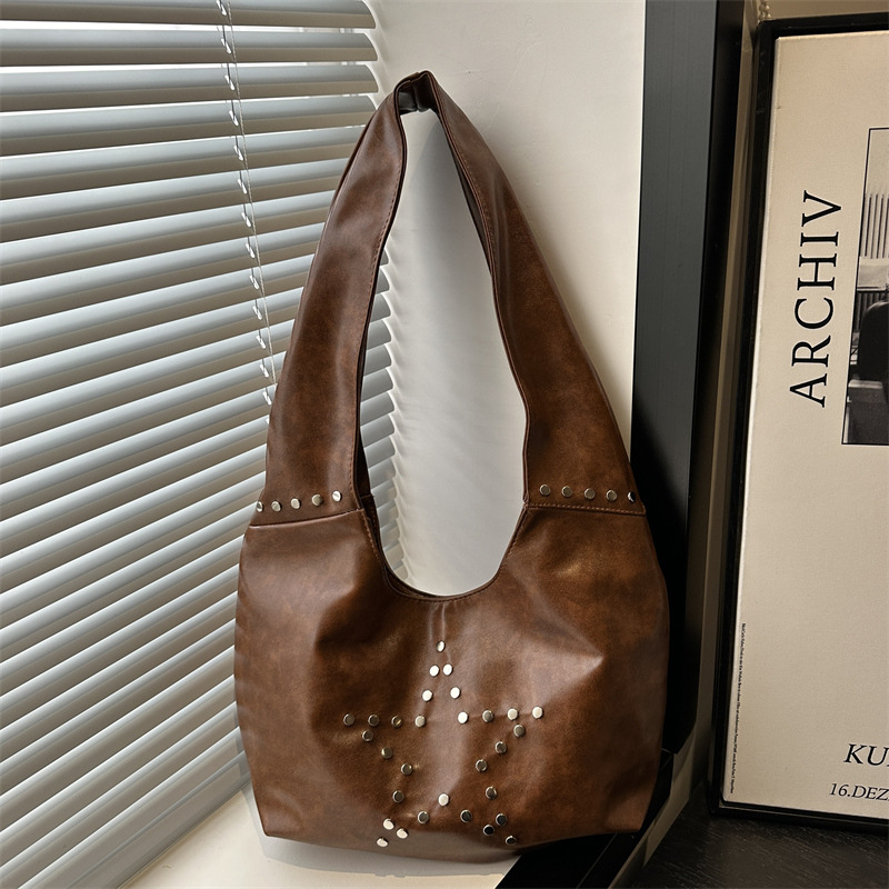 Borsa a spalla donna alla moda con borchie grande capacità_voghion.com