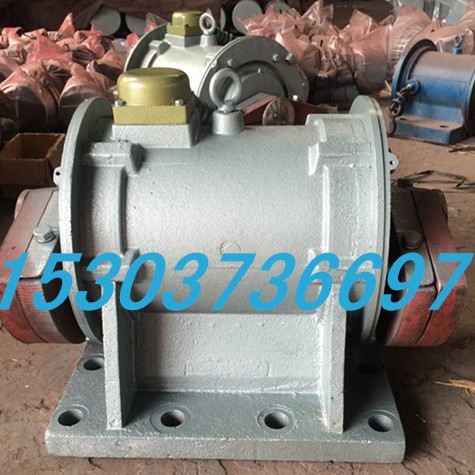 供应12孔大电机ZDJ-10-6-10KW振动电机底座安装牢固结实耐用/宏达