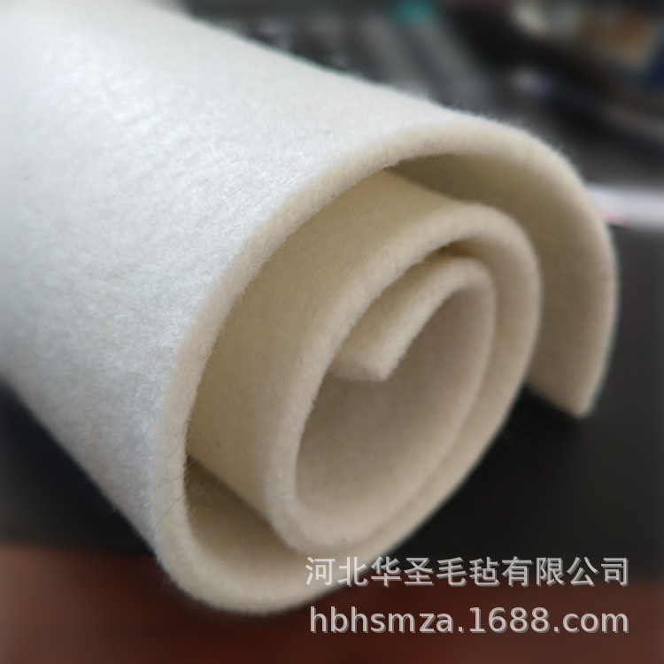 3-4mm米白松软加热电缆毛毡布垫片 阻燃针刺棉包芯针刺无纺不织布
