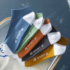 ショートソックスの男性用靴下を卸売りします。夏の薄いタイプの男性用靴下は防臭して汗を吸います。