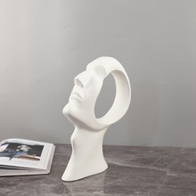 现代极简抽象树脂镂空头像人物雕塑艺术摆件玄关书房软装家居饰品