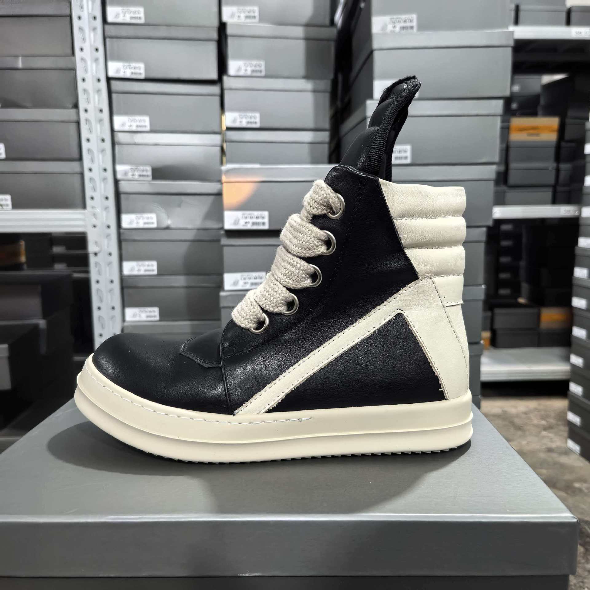 Shoelaces platform