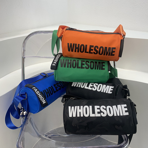 乔戈夏季新款圆筒包女ins超火斜挎休闲包 宽肩带大字母圆筒单肩包