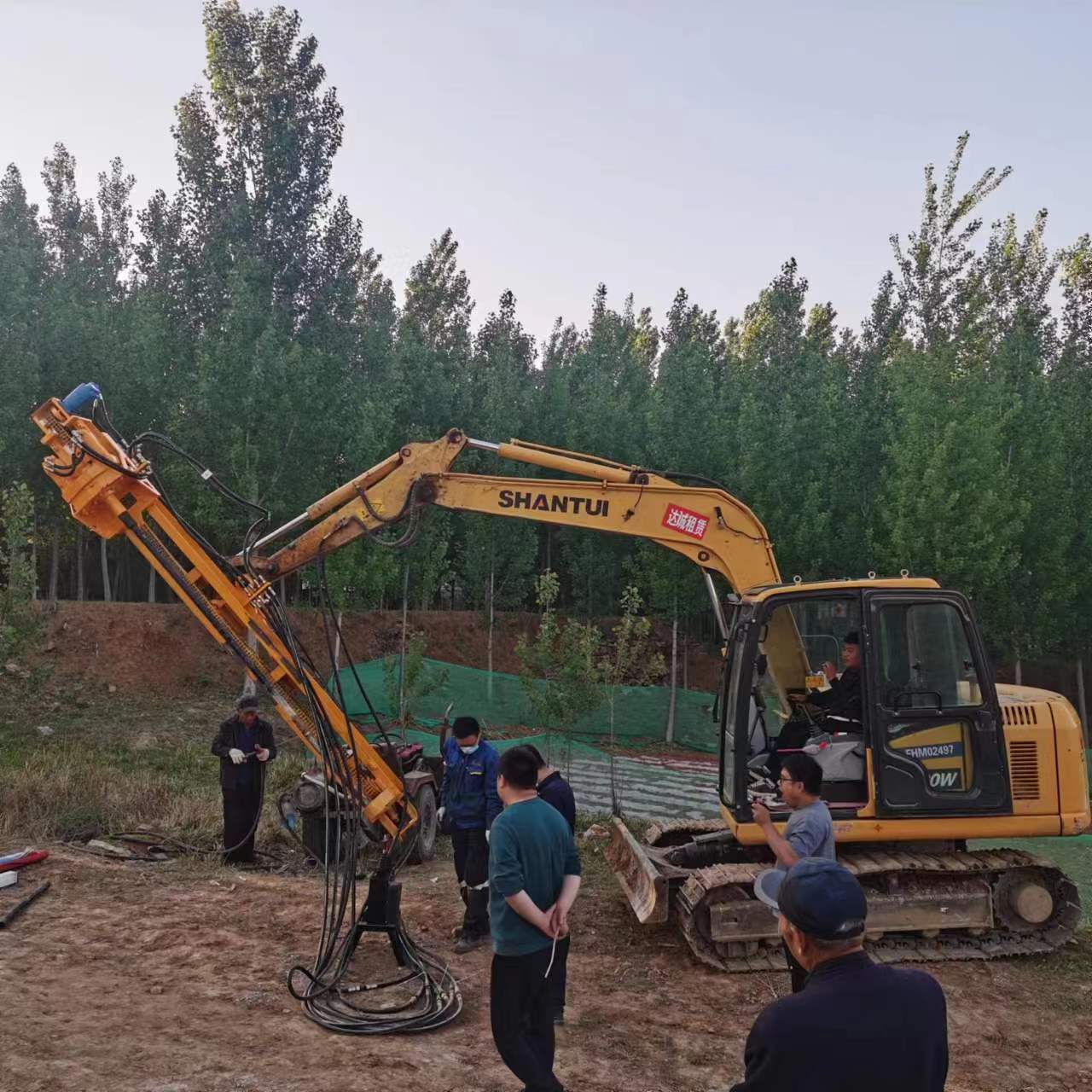 一工挖机专用潜孔钻机 光伏桩施工 入岩钻机 矿山炸药孔施工护坡