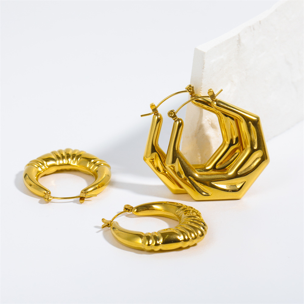 Fashionable earrings