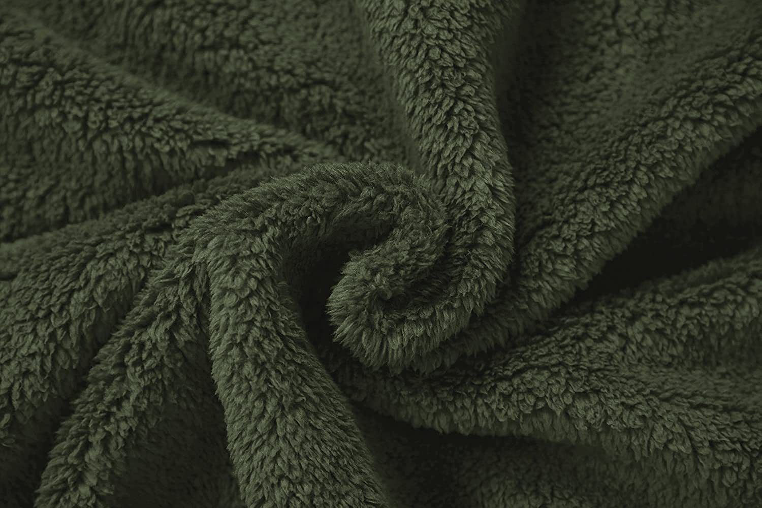 Kapuzenjacke aus Fleece in Unifarben – Modetrend für Herren, Herbst/Winter 2023_voghion.com