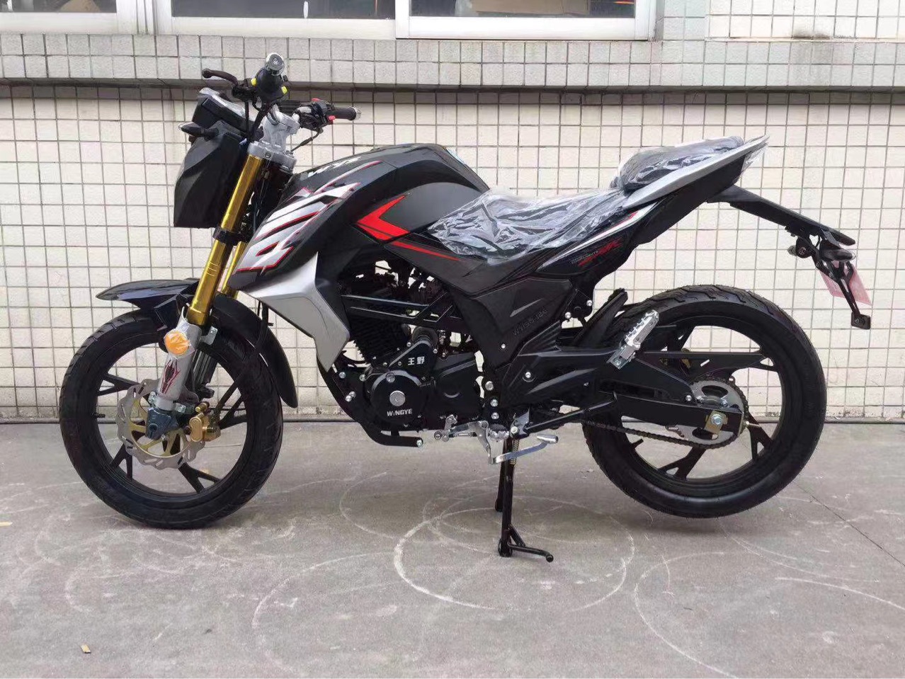 Guo Si E-injection puede ser licenciado AK150cc 169cc motocicleta de dos ruedas motocicleta de combustible