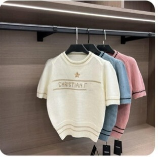 Shenzhen high-end D-brand new product: letter jacquard knit fashion top with embroidered pentagram design and wool short sleeves