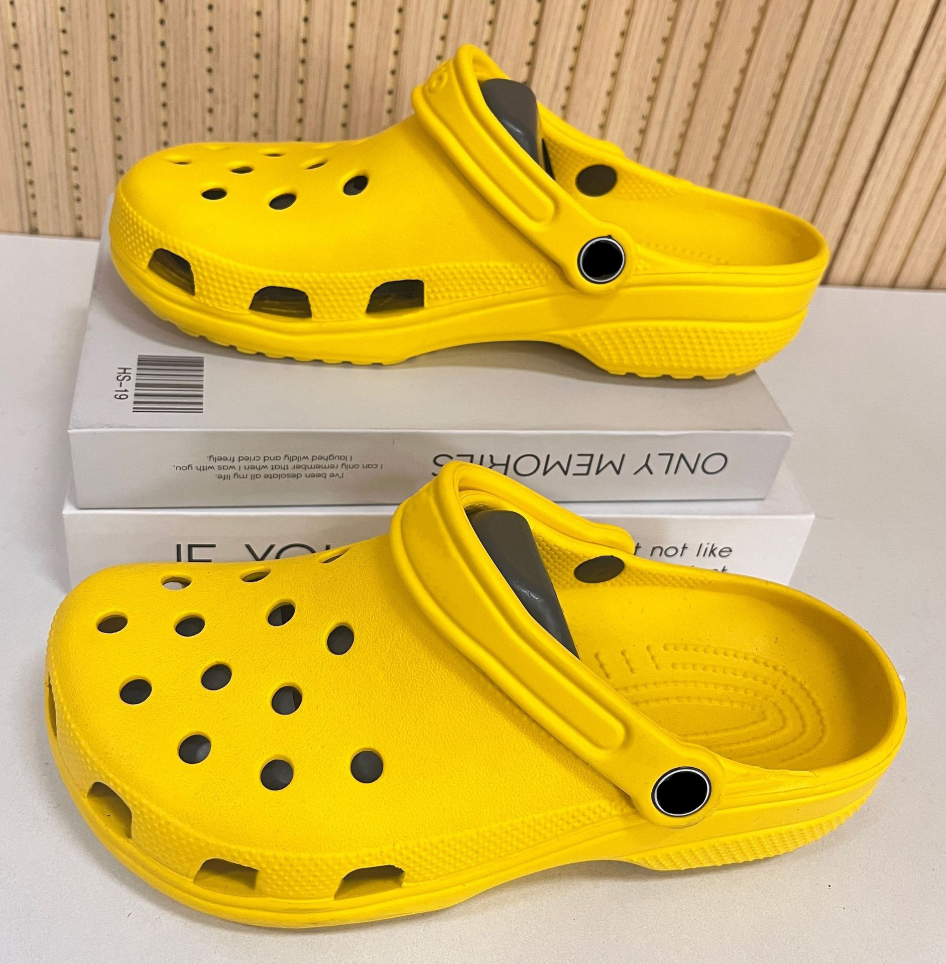 Marked star [yellow]