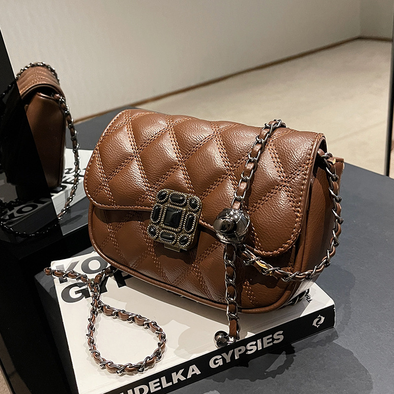 Line Embroidered Thread Ba 2023 Autumn/Winter New Women's Ba Popular Chain Crossbody Ba Fashionable Small Square_voghion.com