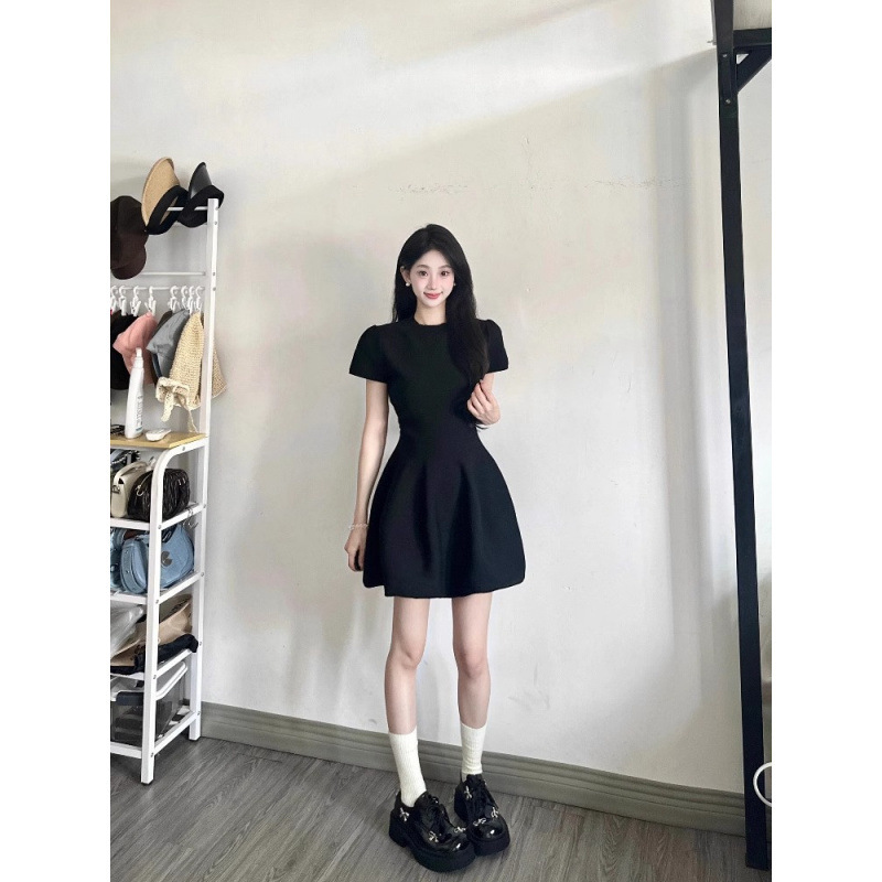 法式黑色百褶连衣裙女夏高级感2025新款漂亮独特收腰显瘦蓬蓬裙|undefined