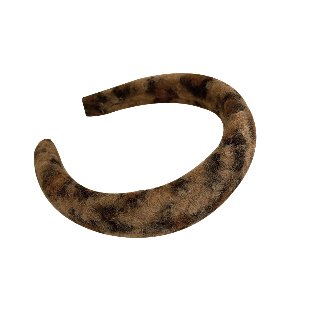 Otoño y invierno de alta calidad cordero estampado leopardo nuevo estilo de moda cabeza de cabeza de alto cinturón de peluche universal fuera de la tarjeta de pelo
