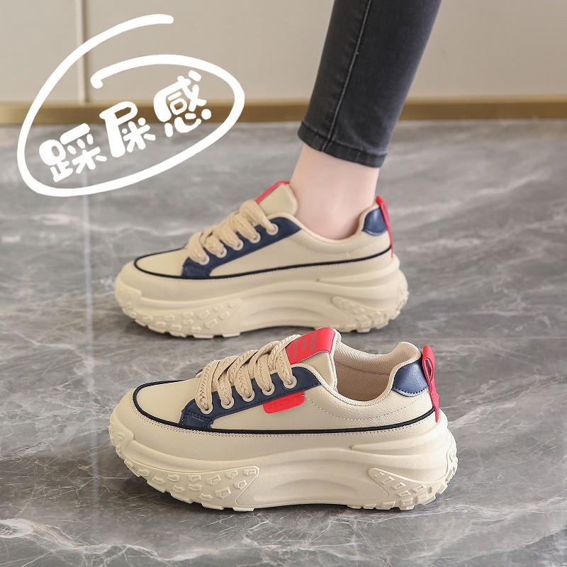 Zapatos muffin de mujer versátiles 2025 verano y otoño nuevos zapatos de alta calidad con suela gruesa deportiva casual aumentando la altura de los zapatos de mujer