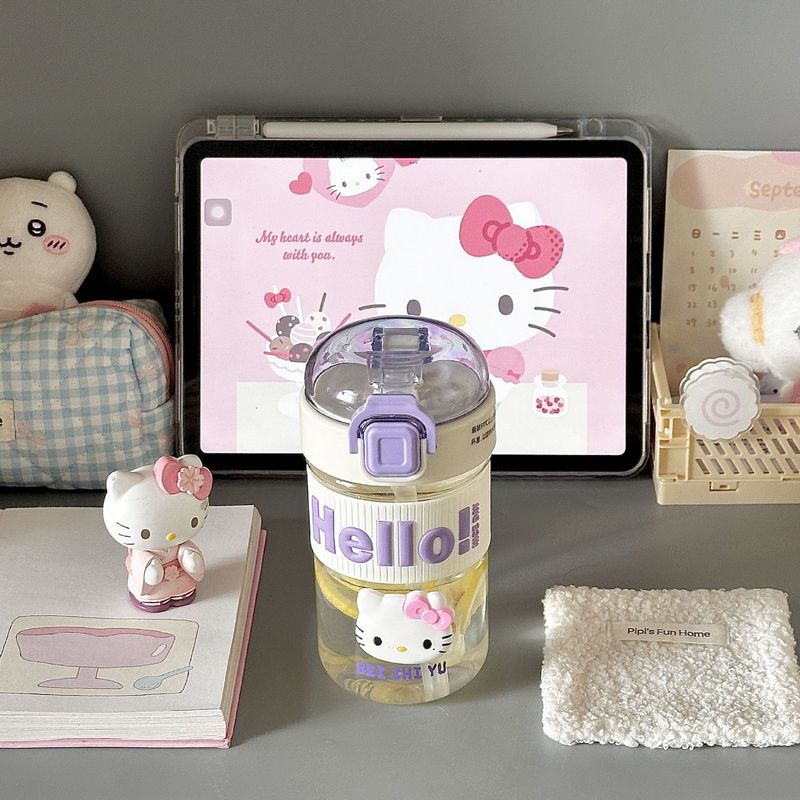 漫画風の女の子用ストロー付き携帯用かわいいネット人気落下防止プラスチック製ウォーターカップ、スポーツ用キュートなフィギュア付き|undefined