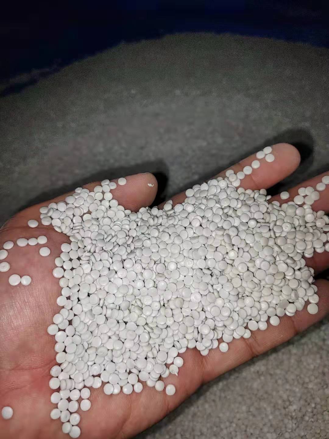 白色HDPE吹塑级再生料 聚乙烯HDPE生产供应 牛奶瓶HDPE颗粒