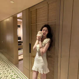 气质名媛v领荷叶边针织背心连衣裙女夏季新款法式温柔包臀短裙子