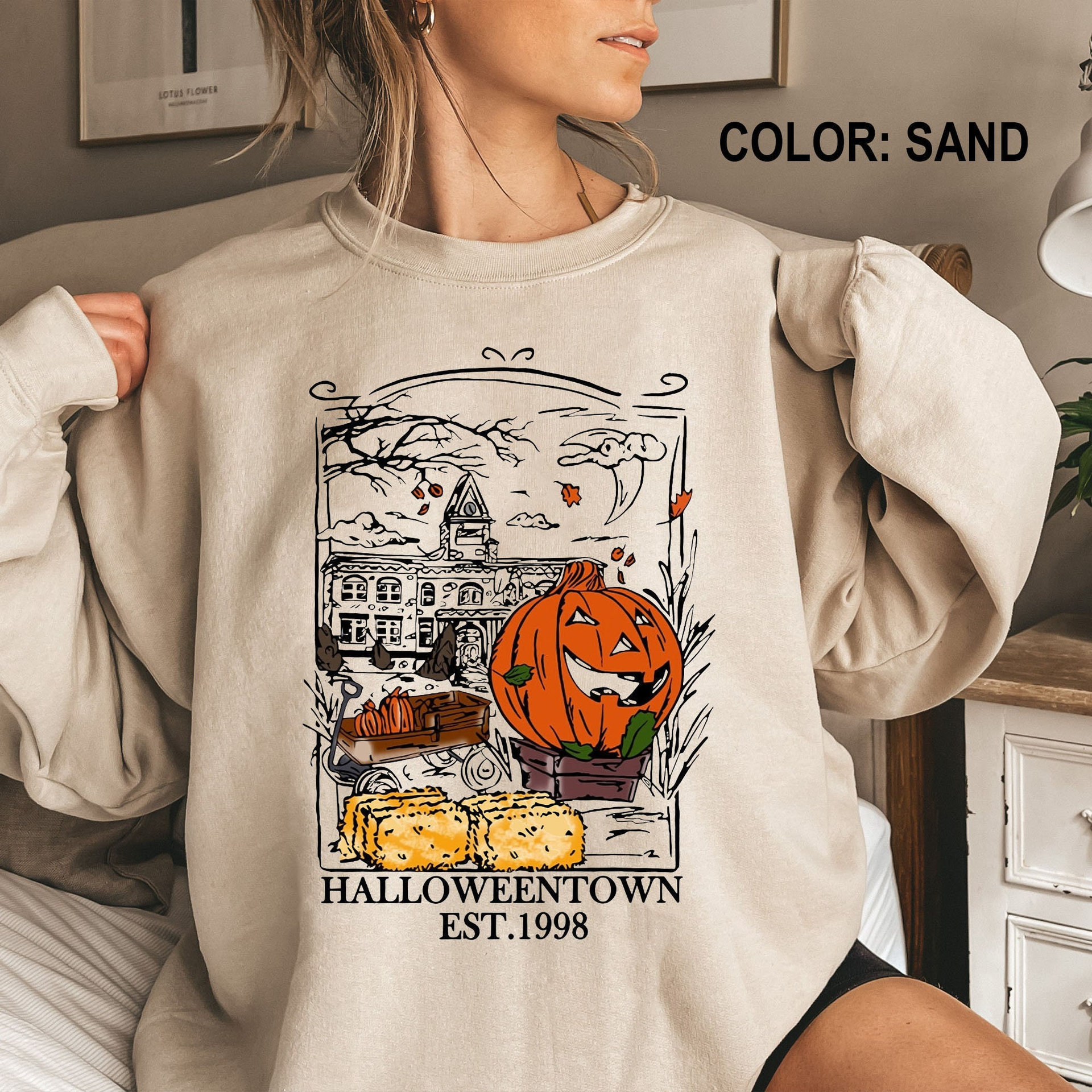 Vintage Halloween Sweatshirt Halloween Est 2024 Pull