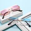 Square sunglasses, trend glasses, internet celebrity, gradient, cat's eye