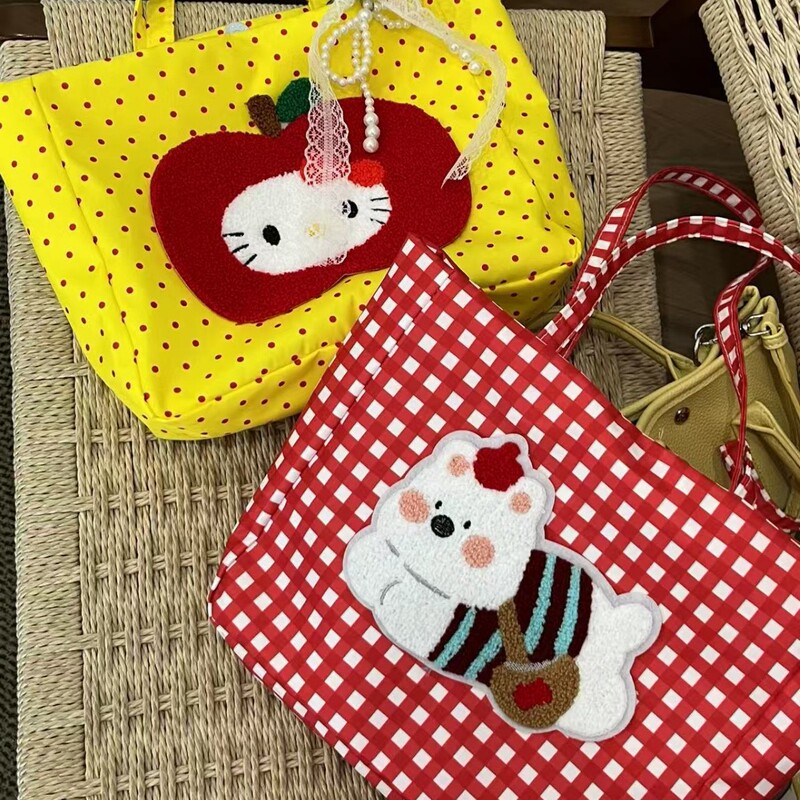 2025 New Red Apple Kitty Large Capacity Cute Student Commuter Shoulder Bag Casual Versatile Ins Niche