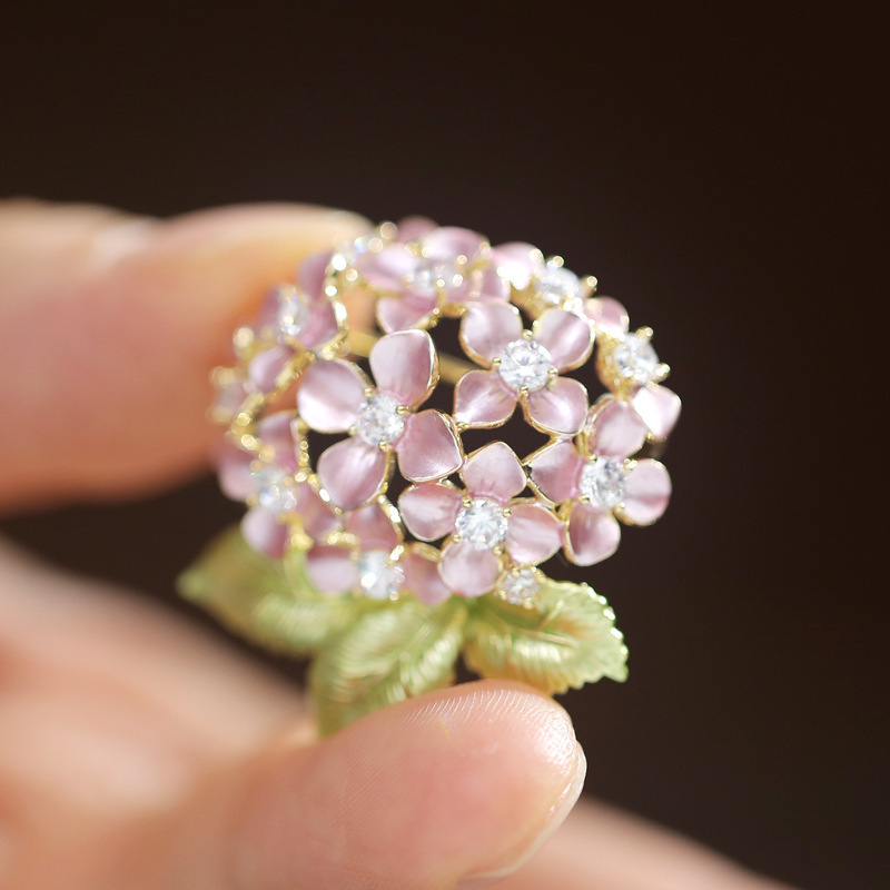 エナメル色の刺繍の花のブローチの高級な女性のファッションの精巧な胸の花の小さい大衆のデザイン感の気質のピンは装飾品を配合します。|undefined