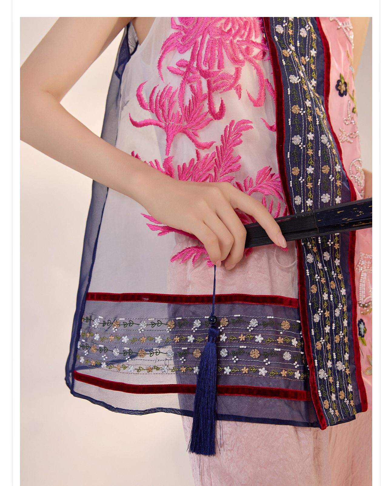 Áo vest gile nữ phong cách Trung Hoa mới, thêu họa tiết phối màu, chất liệu lụa tơ tằm, mã ZX M4238 — Phối màu chi tiết 13