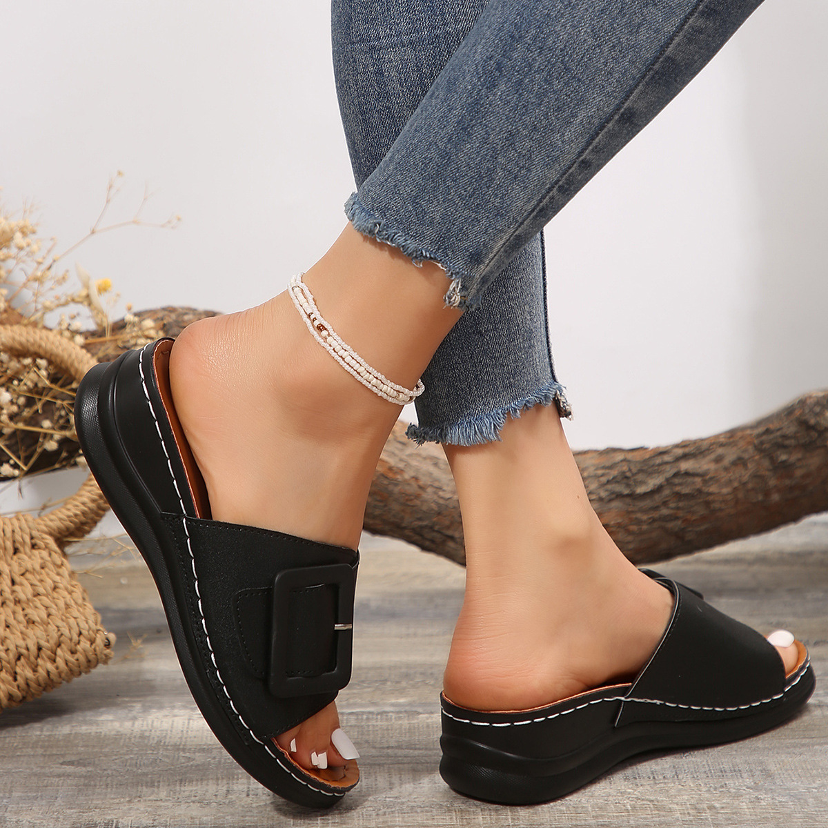 Women's Vintage Style Roman Style Solid Color Round Toe Wedge Slippers display picture 5