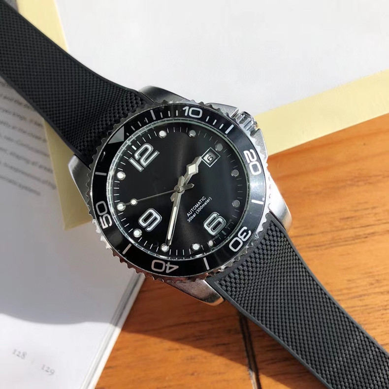 실버 블랙 테이프 스타일