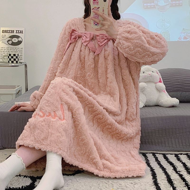 산호 플리스 나이트드레스 여성 가을과 겨울 라운드넥 긴팔 따뜻한 플러스 벨벳 두꺼운 플란넬 무릎 위 플러스 사이즈 홈 의류