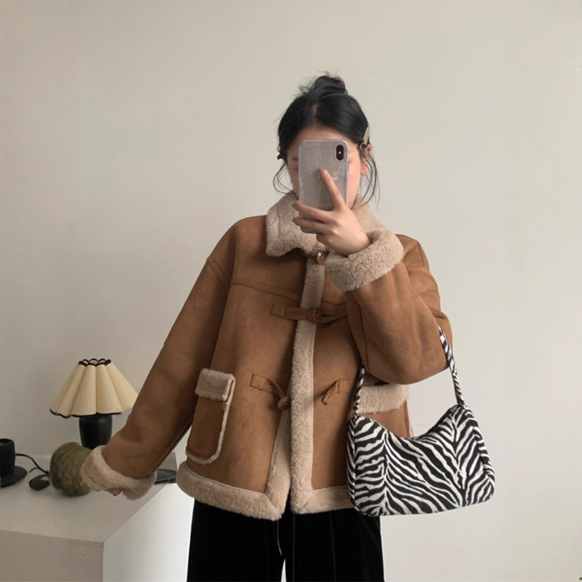 Suede Fur All-In-One Jacket Women's Short Thickeneded Autumn and Winter 2025 New Loose Lamb Hair Splicing Motorcycle Jacket