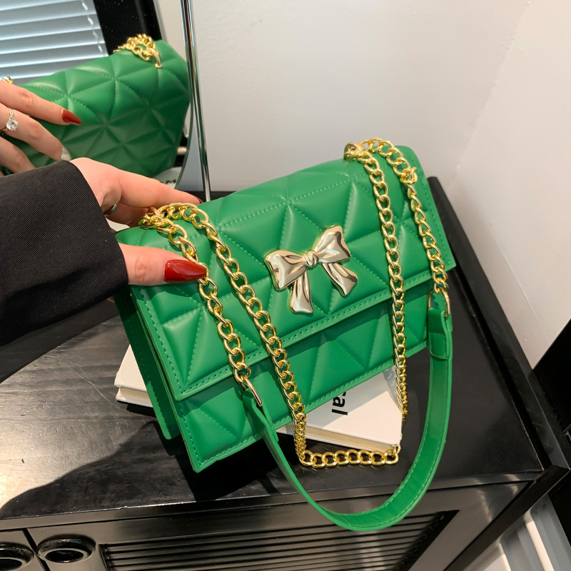 Bolso debajo de la axila de cadena para mujeres 2024 primavera y verano nuevo estilo extranjero bordado de diamante bolso de hombro bolso pequeño bolso cuadrado para mujeres