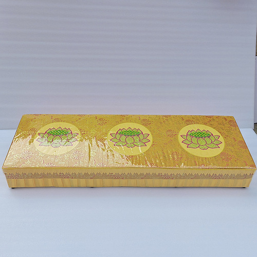 Wholesale long bench prayer cushions Buddhist temple items three people kneeling kneeling cushion copper plate floral fabric art Taoist kneeling cushion prayer cushion manufacturer