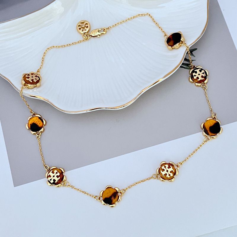Fashionable elegant amber stone inlay
