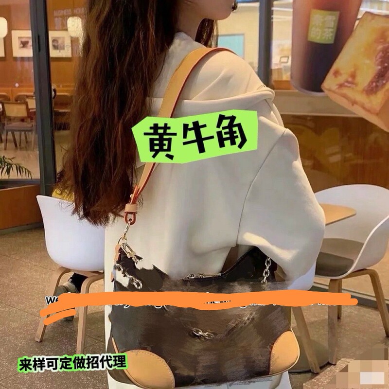 New Trendy Brand High-Quality Women's Bag with Yellow Horn Design, Single Shoulder Crossbody Chain Bag, Printed Cross-Border Live-Stream Luxury New Trendy Brand High-Quality Women's Bag with Yellow Horn Design, Single Shoulder Crossbody Chain Bag, Printed Cross-Border Live-Stream Luxury