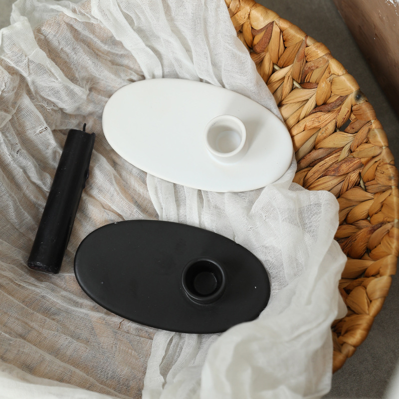 Decoración de mesa de cerámica elíptica moderna creativa decoración de escritorio suave artesanía creativa asiento de vela en blanco y negro