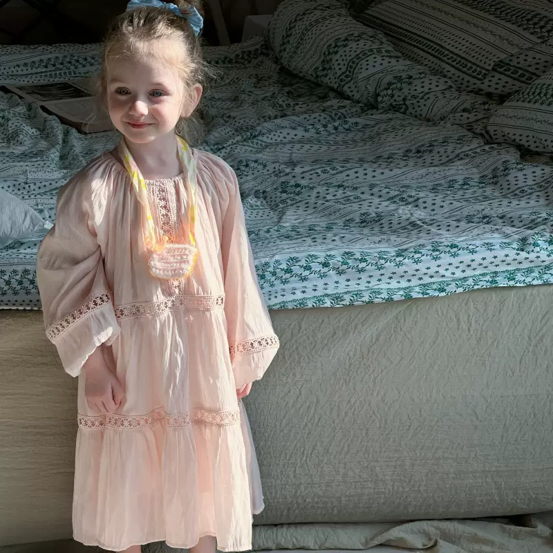 女童连衣裙春装2026新款儿童气质蕾丝花边裙子小女孩甜美公主长裙