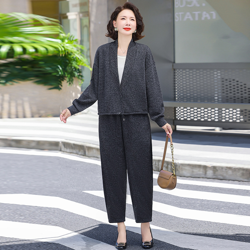 时尚宽松休闲妈妈装两件套2025秋装新款V领气质显瘦中老年女装潮|undefined