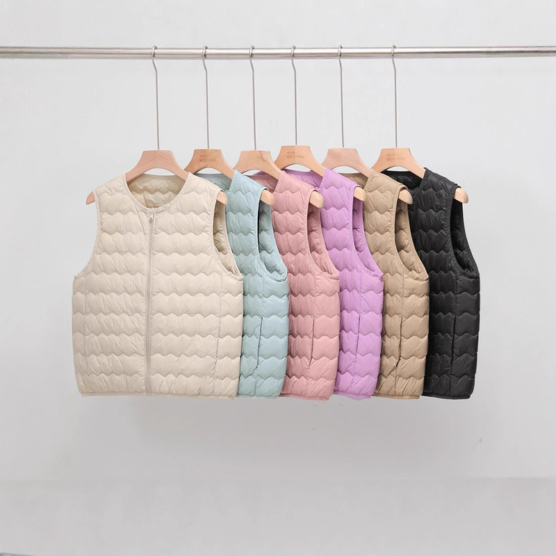 2025 New Autumn and Winter Lightweight Round Neck Wavy Quilted Winter Clothing Portable 90 White Duck down Vest Winter Jacket Trendy