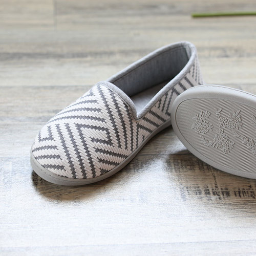 Spring and summer thin postpartum shoes breathable indoor slippers cotton slippers for postpartum use slip-on slippers with heel for pregnant women, large size