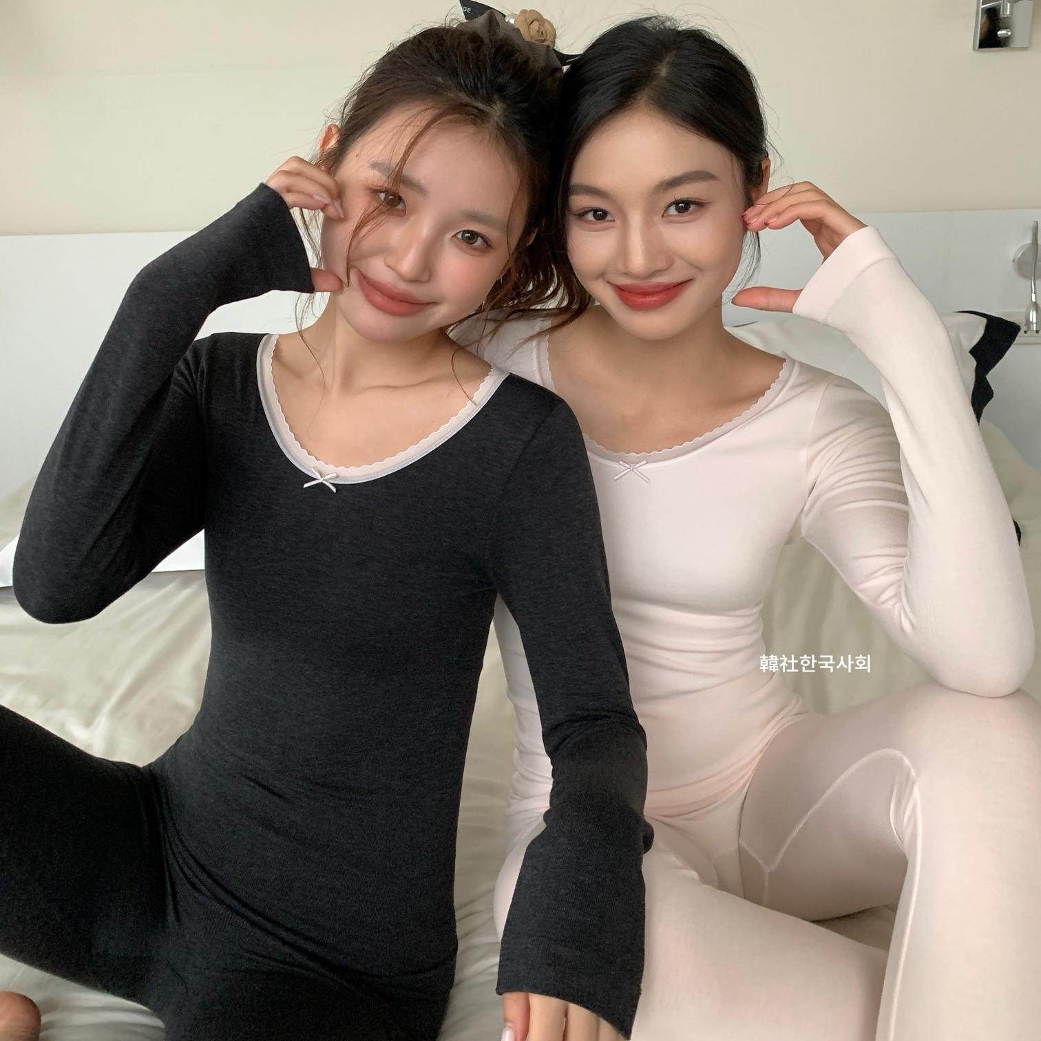 Korean-style wool thermal underwear set for women, anti-static, comfortable, slim fit, solid color inner layer.
